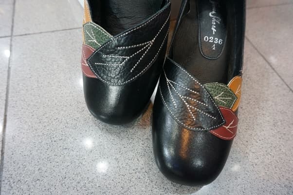 หน้ากว้างใส่สบาย แต่งด้วยลายใบไม้ งานละเอียดมาก 2