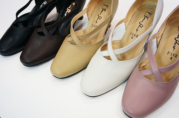 สายไขว้ หน้าเรียว มีหลายสีค่ะ 1