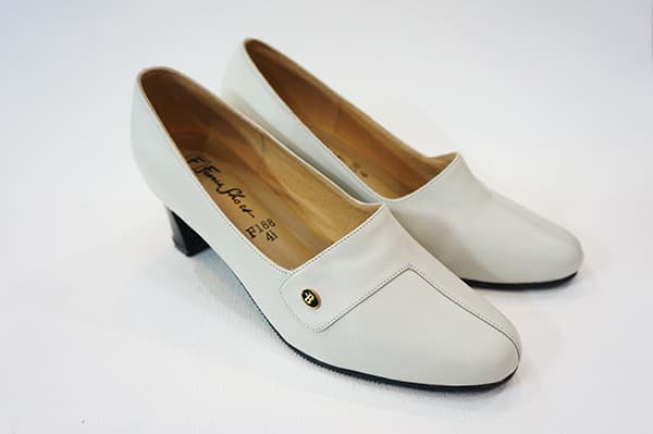 แบบเรียบ หน้าเรียว มีหลายสีค่ะ 1