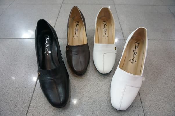 แบบเรียบ หน้าเรียว มีหลายสีค่ะ 3