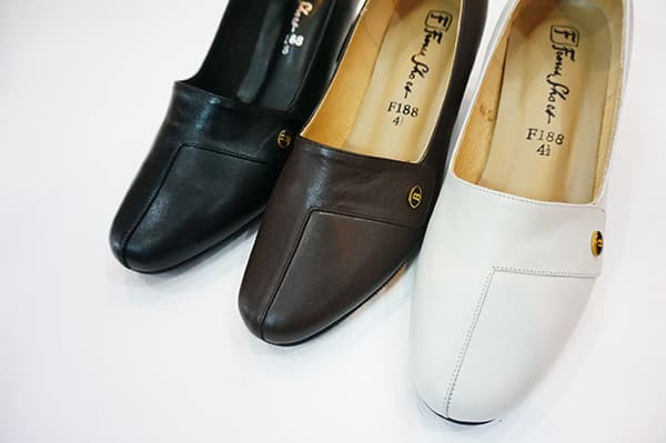 แบบเรียบ หน้าเรียว มีหลายสีค่ะ 4