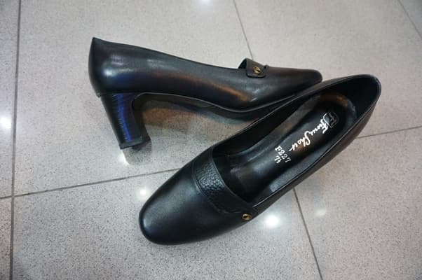 หน้าเรียว แบบเรียบ ส้นสูง2นิ้ว 1