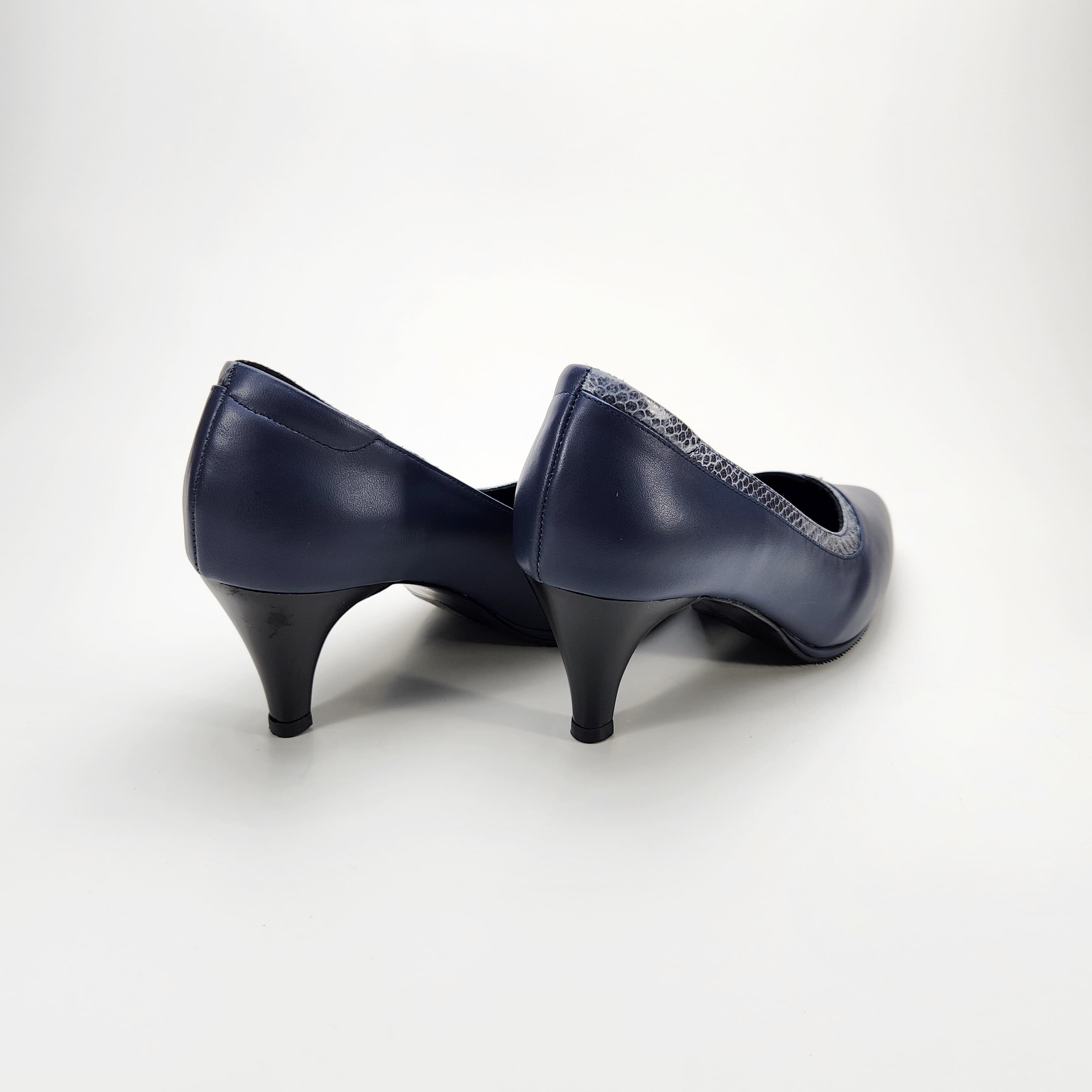 หัวแหลม ดีไซน์ตัดขอบลาย เสริมพื้นสูง 4