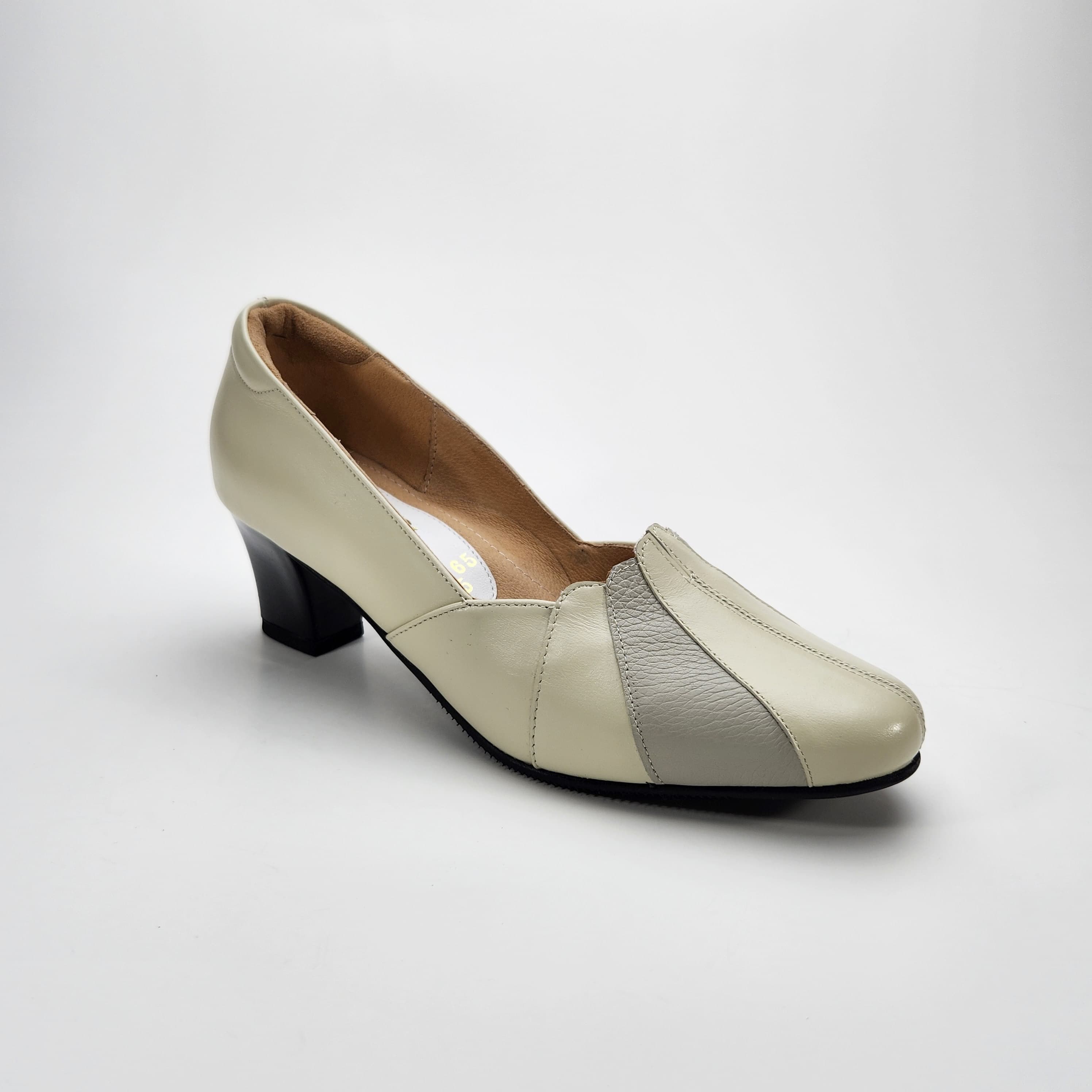 รองเท้าสุขภาพ โดดเด่นด้วยลายตัดเย็บ 6