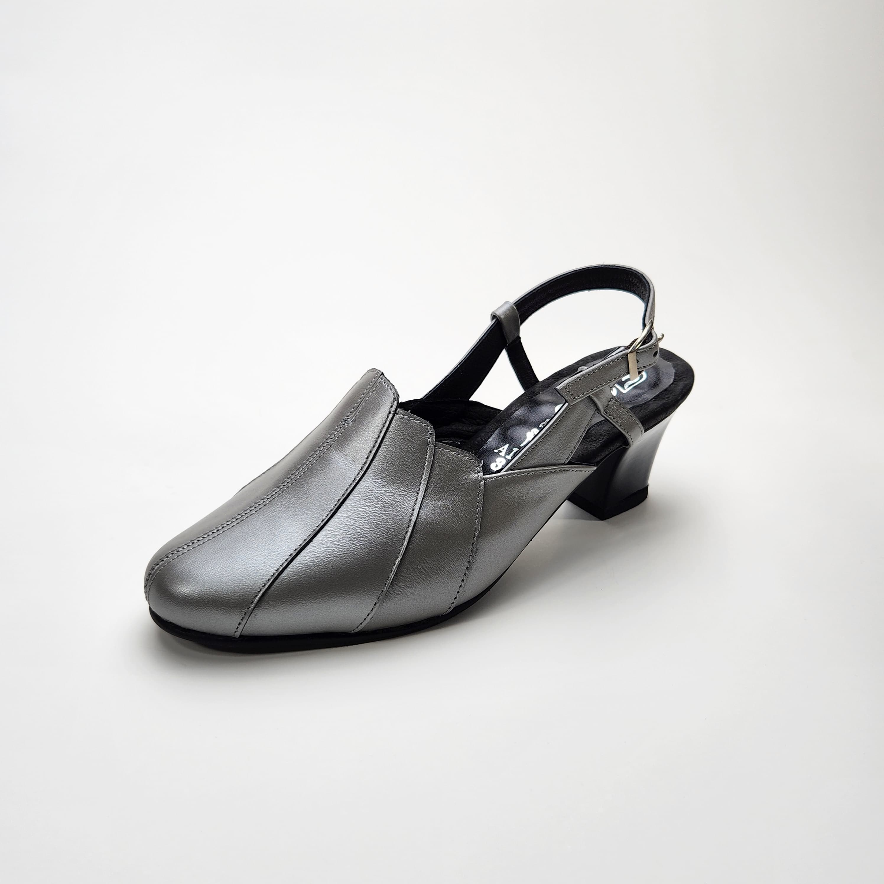 รองเท้ารัดส้นเพื่อสุขภาพ งาน handmade ลายตัดเย็บโดดเด่นมีสไตล์ 2